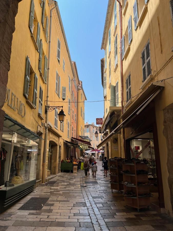 Studio Hyeres -Rue Pietonne Climatisation Lit 160 Tout Equipe - Sabrina Екстериор снимка