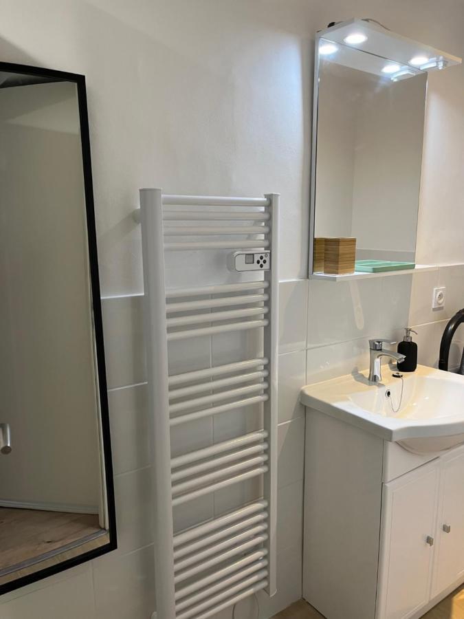 Studio Hyeres -Rue Pietonne Climatisation Lit 160 Tout Equipe - Sabrina Екстериор снимка